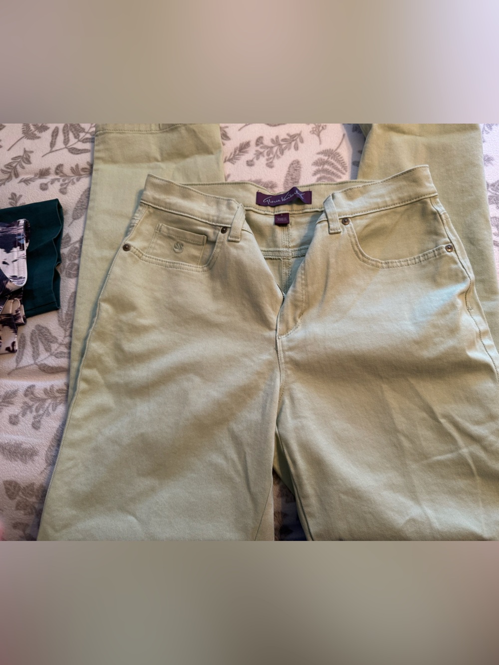 Gloria Vanderbilt  Amanda Light Green Women's Jeans Size 6